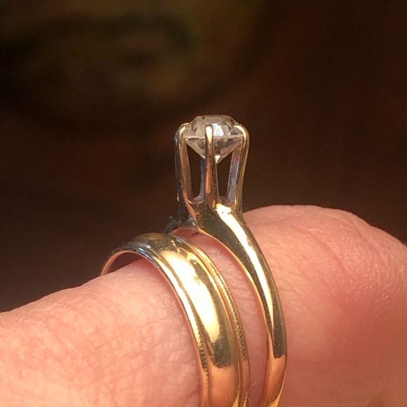 Victorian engagement ring with box - Picture 9 of 15